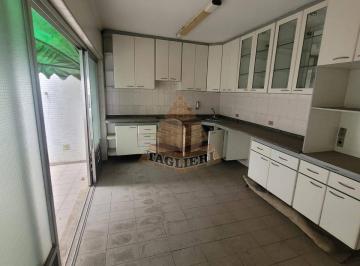 Casa · 274m² · 2 Quartos · 3 Vagas · Casa térrea com edicula Tatuapé. Próximo ao Shopping Metrô Tatuapé