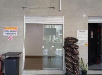 Comercial · 18m² · 1 Quarto · Loja em posto na Rua Serra de Bragança, N. 382 - B • 18 m²