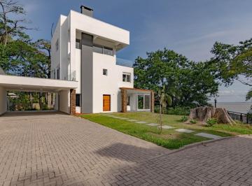 Casa · 336m² · 3 Quartos · 4 Vagas · Viva o Privilégio de Ter o Guaíba como Quintal