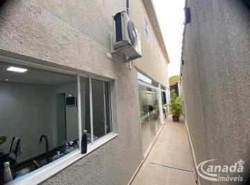 Casa · 300m² · 4 Quartos · 2 Vagas · Sobrado com 4 dormitórios em Osasco