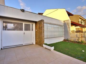 Casa · 250m² · 5 Quartos · 5 Vagas · Casa com Edícula nos fundos, total de 5 dormitórios no Bairro gloria.