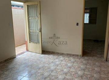 Casa · 132m² · 3 Quartos · 2 Vagas · Oportunidade - Casa - Jardim Motorama - 3 Dormitórios - 132m² -