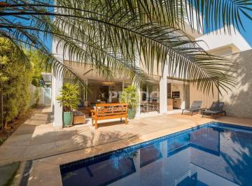 2a31b682d05316146c0a7752cc30474c338e6ca7 · Casa alto padrão em condomínio na Zona Sul