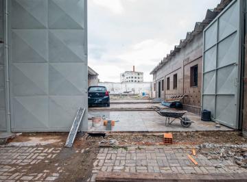 Comercial · 840m² · 8 Quartos · Galpão na Avenida Luís Stamatis, N. 1000 • 840 m²