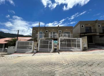 Casa · 73m² · 2 Quartos · 1 Vaga · Sobrado geminado à venda no bairro São João em Brusque/SC
