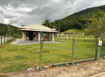Rural · 680m² · 3 Quartos · Sítio à venda em Condomínio Fechado em Tijucas/SC