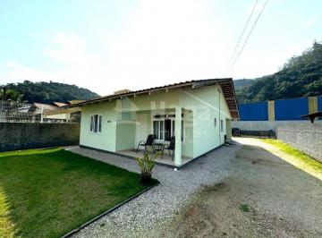 Casa · 450m² · 3 Quartos · 1 Vaga · Casa no bairro São Pedro em Brusque/SC