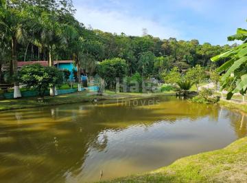 Rural · 180m² · 3 Quartos · 2 Vagas · Sítio no Bairro São Pedro em Brusque/SC