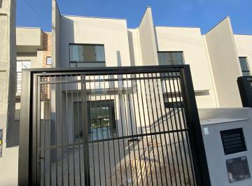 Casa · 145m² · 3 Quartos · Sobrado triplex à venda no bairro Dom Joaquim em Brusque/SC