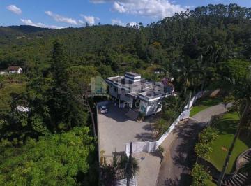 Casa · 200m² · 3 Quartos · 4 Vagas · Casa alto padrão à venda no bairro Primeiro de Maio em Brusque/SC