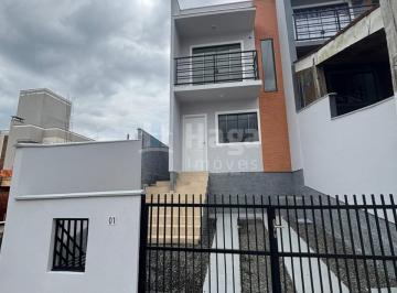 Casa · 68m² · 2 Quartos · 1 Vaga · Sobrado á Venda em Brusque/SC