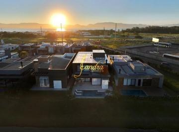 Casa · 293m² · 4 Quartos · 2 Vagas · Parcelamento direto com proprietário em até 60X