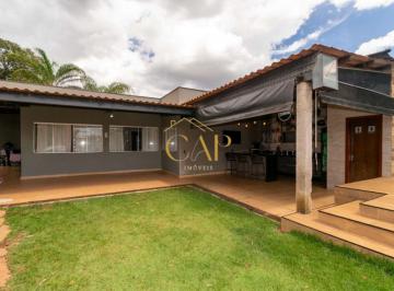 Casa de 3 quartos, Brasília · Casa com 3 quartos e 250 m² à venda em Granja Do Torto