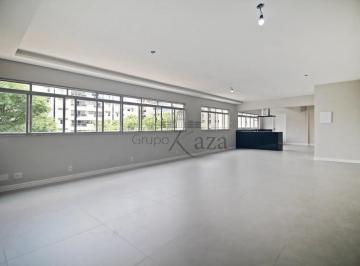 Apartamento · 220m² · 3 Quartos · 1 Vaga · Apartamento - Higienópolis - 3 Dormitórios - 200m².
