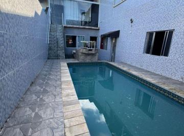 Casa de 2 quartos, Itanhaém · Casa para Venda, Itanhaém / SP. Possui 2 kitnets e piscina