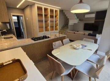 Casa · 175m² · 4 Quartos · 2 Vagas · Casa em condomínio 4 dormitórios no Xaxim