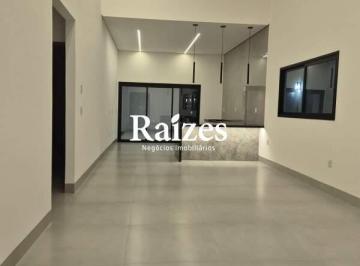 Casa · 215m² · 3 Quartos · 3 Vagas · Casa com 3/4 sendo 2 suítes no Cidade Jardim