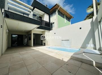 Casa · 239m² · 4 Quartos · 2 Vagas · Sobrado Novo no Litoral do PR: 4 Quartos, 3 Suítes e Piscina Privativa