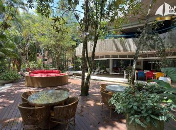 Casa · 395m² · 4 Quartos · 2 Vagas · Casa de Alto Padrão com 4 Suítes, Hidromassagem e Ofurô