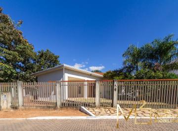 Casa · 253m² · 2 Quartos · 2 Vagas · Casa 3 quartos, 253m , piscina no Res Mansões Itaipu - Jardim Botânico R 1.300.000