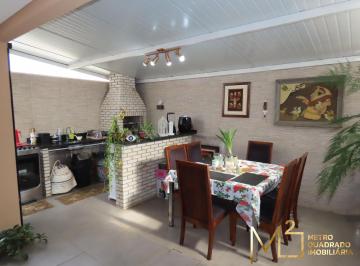 Casa · 53m² · 2 Quartos · 2 Vagas · Casa 2 quartos, reformada, espaço gourmet no Jardins Mangueiral - R 480.000