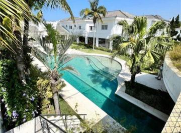 Casa de 11 quartos, Guarujá · Casa em condomínio com 2000 m² de terreno com 11 quartos em venda no Jardim Acapulco