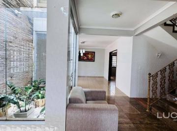 07f4f4c0804e4fa6f4a99c72b5fa6279897ba3f1 · Smt conj. 18 sobrado á venda 5 quartos sendo 2 suites. Aceito financiamento!!