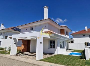 Casa · 270m² · 4 Quartos · 1 Vaga · Sobrado novo, com 04 suítes uma sendo térrea e piscina