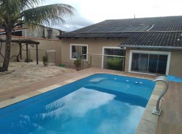 Casa de 3 quartos, Águas Claras · Casa na Arniqueiras Térrea com 3 quartos e 2 suites com terreno de 600m2
