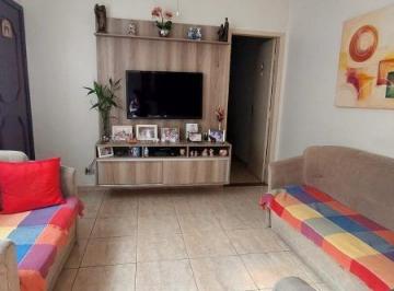 Photo 1 · Casa Térrea com 3 Dormitórios, Suíte, Quintal e 2 Vagas em Localização Privilegi