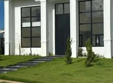 Casa · 132m² · 4 Quartos · 4 Vagas · Casa Térrea de Alto Padrão - Portal do Sol Golf | Goiânia-GO