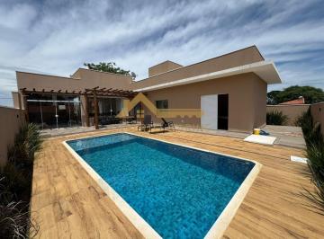 Casa de 3 quartos, Porangaba · Casa mobiliada com piscina Ninho Verde I Porangaba