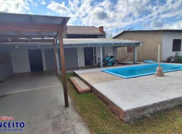 Casa de 3 quartos, Imbé · C76 - Excelente residência com piscina a apenas 300 metros do mar
