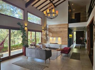 Casa · 485m² · 3 Quartos · 3 Vagas · Casa à venda em condomínio na Serra da Cantareira com 3 Quartos sendo 1 Suíte master e 1 Vaga de Gar