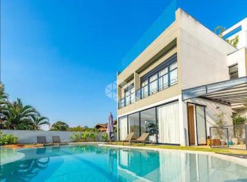 Casa · 1200m² · 4 Quartos · 7 Vagas · Casa em condomínio no jardim petropolis a venda com 4 suítes, 8 Banheiros e 7 vagas