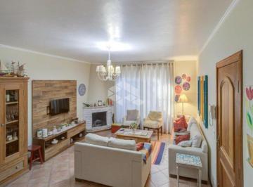 Casa · 154m² · 3 Quartos · 3 Vagas · Sobrado à venda com 3 quartos, sendo 1 suíte e 3 Vagas de Garagem