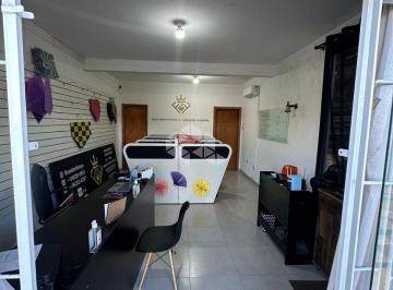 Comercial · 45m² · SALA COMERCIAL À VENDA COM 45M² NO RIO VERMELHO - NORTE DA ILHA - NÃO ACEITA FINANCIAMENTO