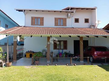 Casa · 222m² · 6 Quartos · SOBRADO AVERBADO PRAIA DE UBATUBA - SÃO FRANCISCO DO SUL- SC.