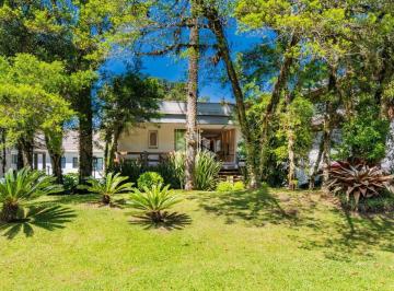 Casa · 243m² · 5 Quartos · 4 Vagas · Casa de alto padrão  em Canela ? Altos Pinheiros ? 5 Dormitórios ? Condomínio Fechado