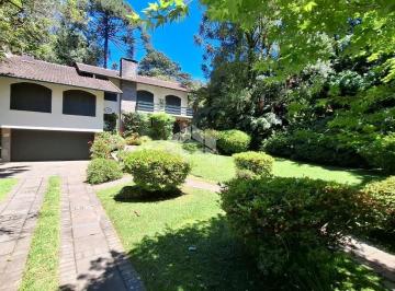 Casa · 261m² · 4 Quartos · 4 Vagas · Casa com quatro dormitórios em Gramado