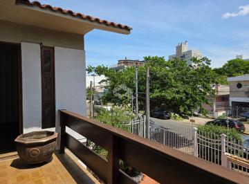 Casa · 350m² · 4 Quartos · 2 Vagas · Casa com 4 dormitórios e edícula na Azenha