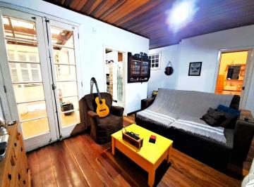 Apartamento · 73m² · 2 Quartos · 1 Vaga · Apartamento de 2 dormitórios com 2 pátios a metros do Mario Quintana e do Zaffari Andradas