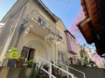 Casa · 230m² · 4 Quartos · 6 Vagas · Casa de Vila na Aclimação, com 3 pavimentos, 4 quartos e 8 vagas de garagem.