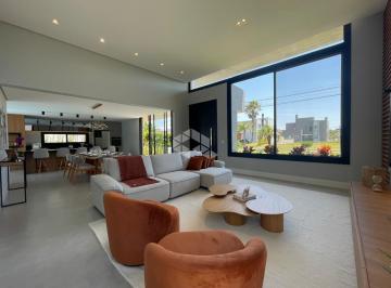 Casa · 194m² · 4 Quartos · Casa