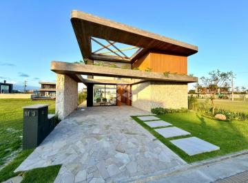 Casa · 410m² · 5 Quartos · 2 Vagas · Casa/sobrado no condomínio Amare em Xangri-Lá, 05 dormitórios, 5 suítes, 02 vagas