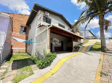 Casa · 185m² · 3 Quartos · 2 Vagas · Casa com 3 dormitórios no Bairro Primeiro de Maio