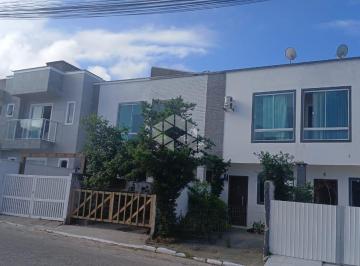 Casa · 57m² · 2 Quartos · 1 Vaga · Sobrado de 2 dormitórios em São João do Rio Vermelho, Florianópolis-SC