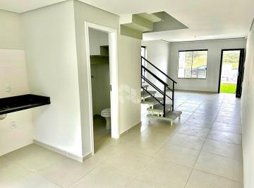 8 · Casa geminada com 2 suítes no Rio Vermelho