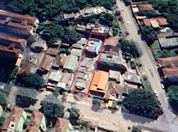 01 · Terreno com casa de 306m2 dividida em 5 apartamentos, todos alugados!