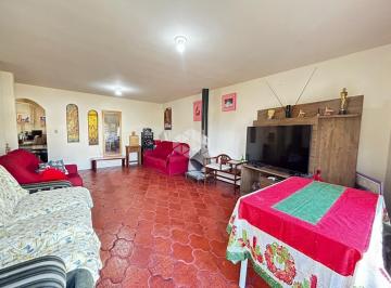 Casa · 206m² · 4 Quartos · 2 Vagas · Casa para vender com 4 quartos, 1 suíte, 3 banheiros e pátio | Vila Ipiranga, Porto Alegre